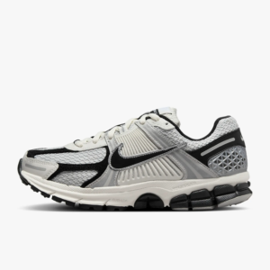 Nike Zoom Vomero 5 - Negro/Blanco